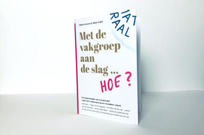 cover mockup met de vakgroep aan de slag